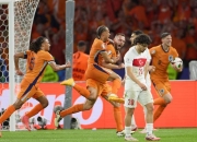 开云平台-欧国联比赛中的争夺战，强队互有胜负