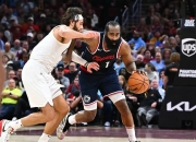 开云平台-真猛！萨克雷抢篮板，马刺暴力骑士的简单介绍