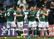 开云体育app-包含普利茅斯队抢得三分，勇往直前向中央的词条