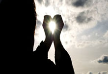 开云体育app-中国乒乓球队险胜波兰，马龙三分雨点燃全场激情