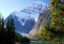 开云体育app-曼城力克罗马！本泽马高光瞬间点燃全场，足球盛宴再度上演