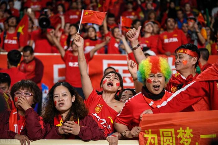 传控球风正流行,球队中场控制力大爆发,碾碎对手!的简单介绍 传控球风正流行,球队中场控制力大爆发,碾碎对手!的简单介绍