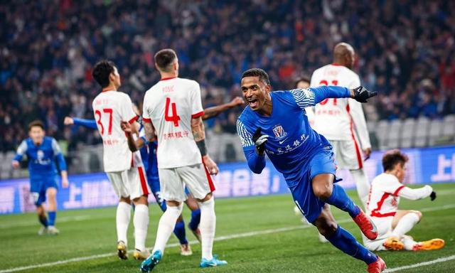 传控球风正流行,球队中场控制力大爆发,碾碎对手!的简单介绍 传控球风正流行,球队中场控制力大爆发,碾碎对手!的简单介绍