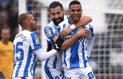 包含精彩绝伦的对决,足球赛场上的悬念无处不在的词条 包含精彩绝伦的对决,足球赛场上的悬念无处不在的词条