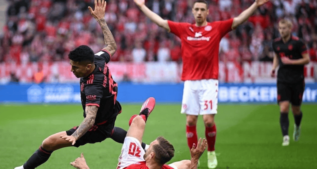 关于欧国联比赛:拜仁击败多特蒙德登顶德甲的信息 关于欧国联比赛:拜仁击败多特蒙德登顶德甲的信息