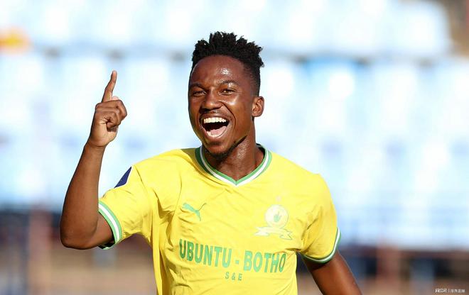 意甲球队签下瑞典前锋,引发球迷热议的简单介绍 意甲球队签下瑞典前锋,引发球迷热议的简单介绍