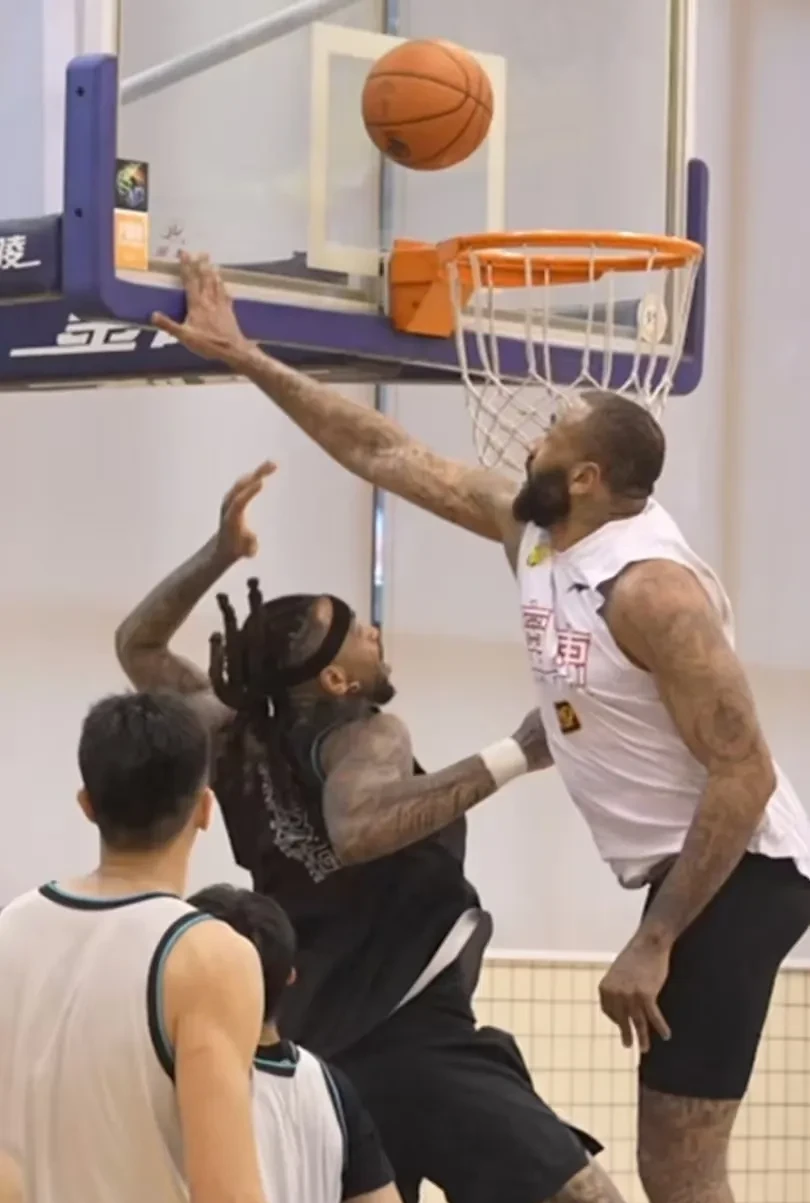 关于篮球比赛制胜法:意外伤痛使球队变阵的信息 关于篮球比赛制胜法:意外伤痛使球队变阵的信息