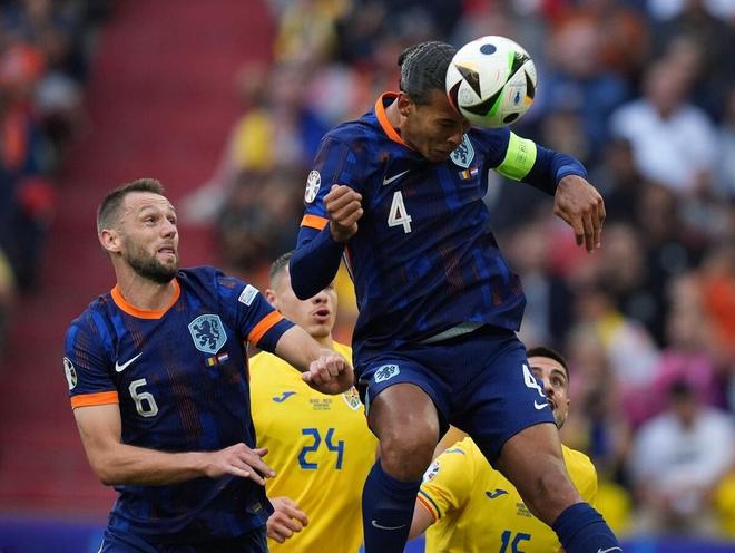 荷兰队奋力一战,力争晋级的简单介绍 荷兰队奋力一战,力争晋级的简单介绍