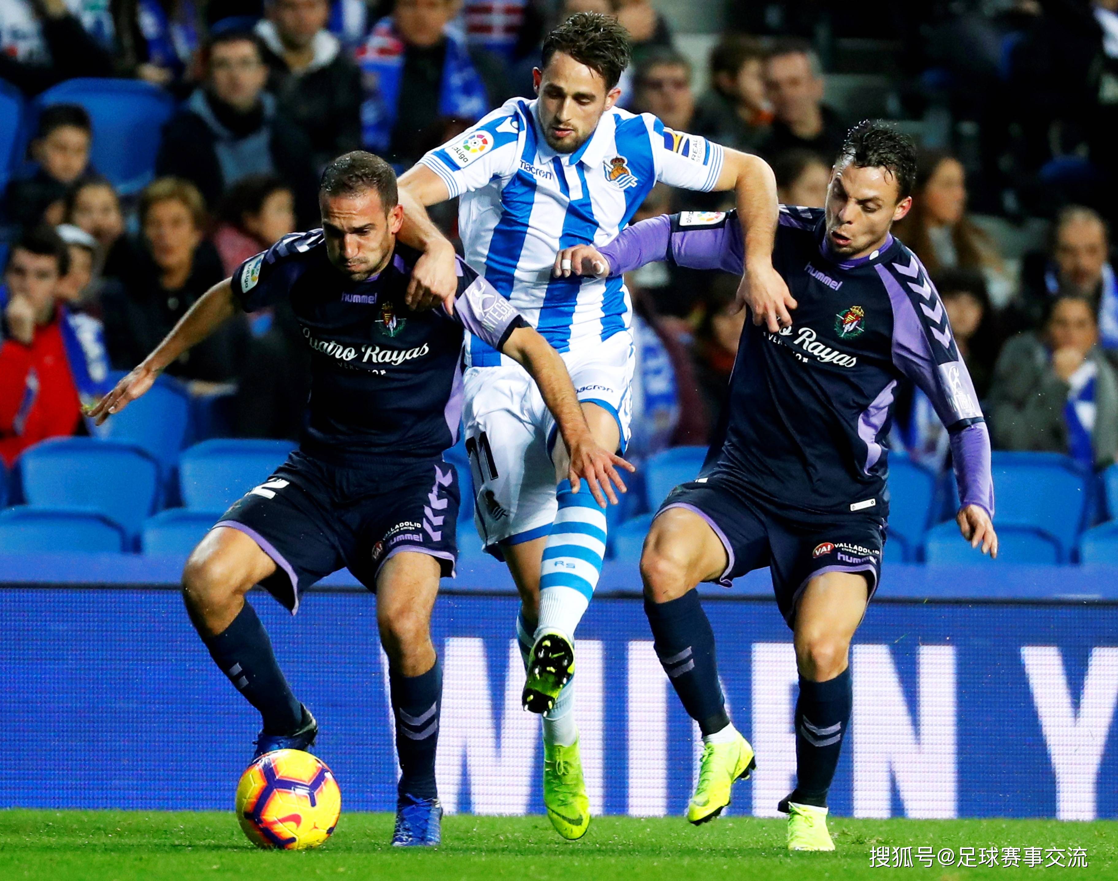 里昂球员的紧密配合占得先机的简单介绍 里昂球员的紧密配合占得先机的简单介绍