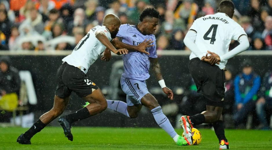 包含瓦伦西亚将在国际足球对抗赛事中争取胜利的词条 包含瓦伦西亚将在国际足球对抗赛事中争取胜利的词条