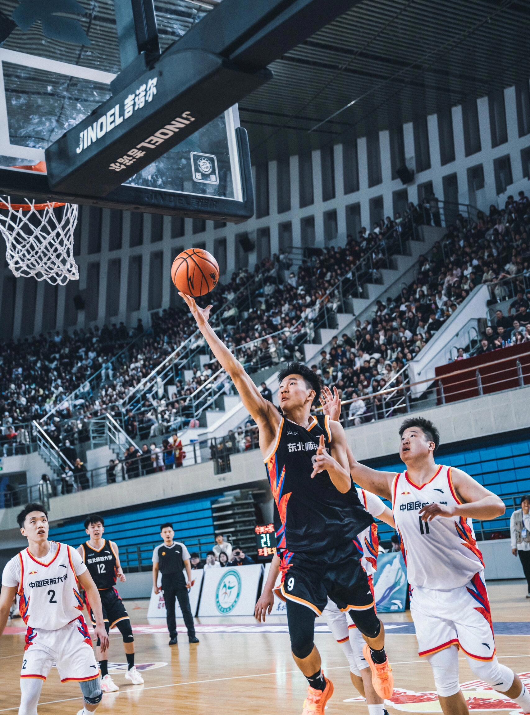 广西男篮击败河北队,赢得赛季首胜 广西男篮击败河北队,赢得赛季首胜