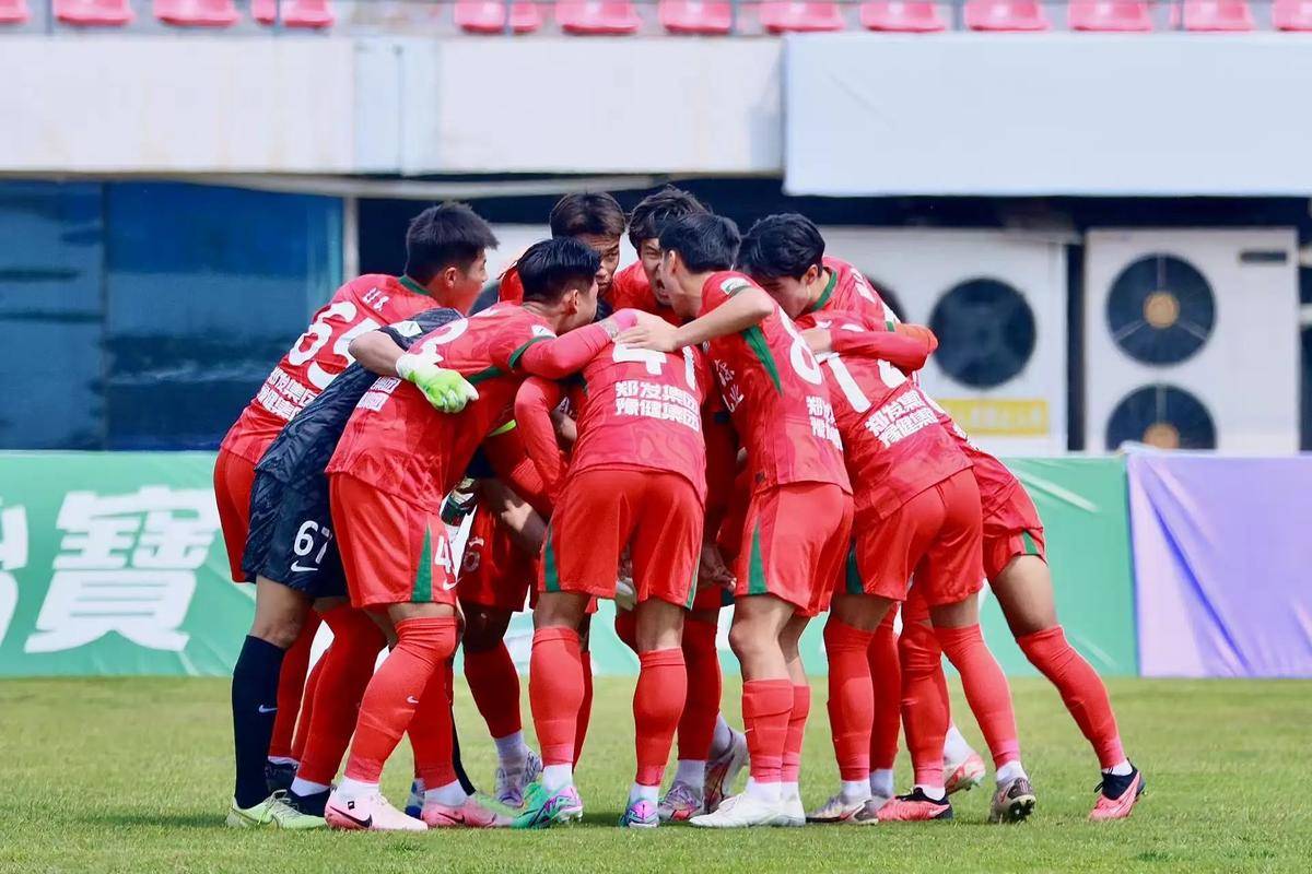 北京国安团队精神十足,成功击败对手 北京国安团队精神十足,成功击败对手