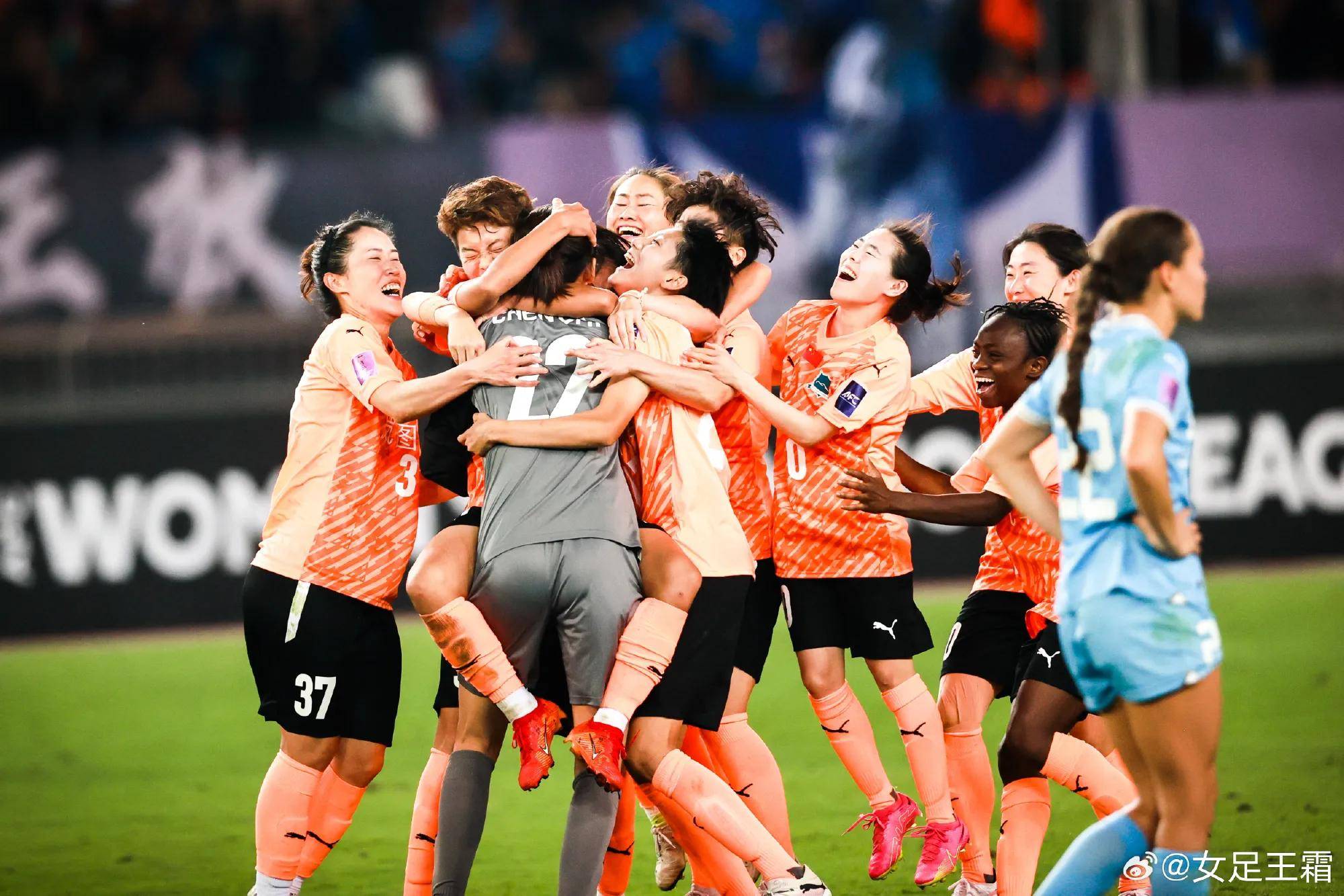 中国女足连败持续,球员心态脆弱备战凶险 中国女足连败持续,球员心态脆弱备战凶险