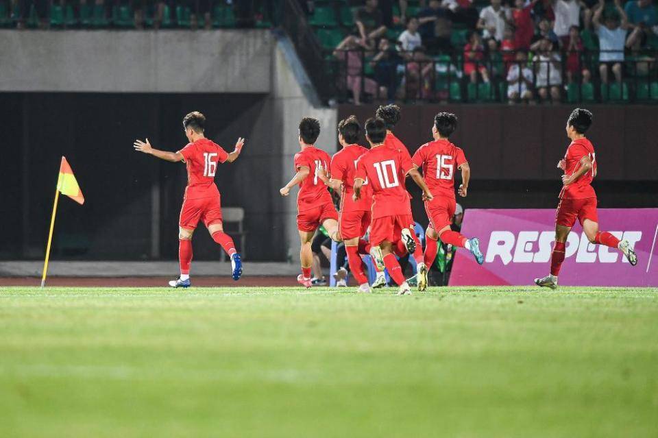 中国女足连败持续,球员心态脆弱备战凶险 中国女足连败持续,球员心态脆弱备战凶险