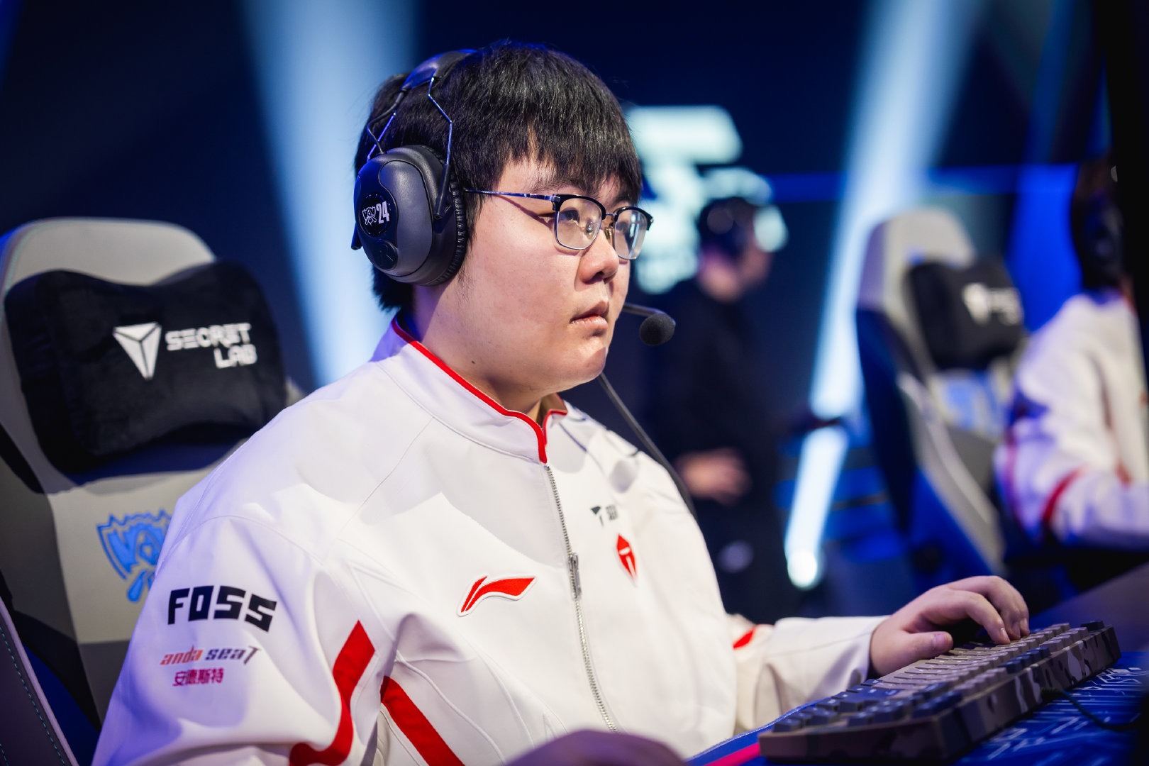 NS轻取TES,369操刀奇招英雄翻盘淘汰赛3:0(成都) NS轻取TES,369操刀奇招英雄翻盘淘汰赛3:0(成都)