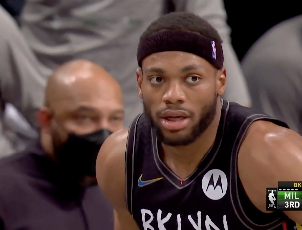 卡尔斯鲁厄再战赢球,全队发挥出色 卡尔斯鲁厄再战赢球,全队发挥出色