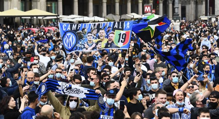 意甲比赛中球员的激情庆祝,点燃球场热情的简单介绍 意甲比赛中球员的激情庆祝,点燃球场热情的简单介绍