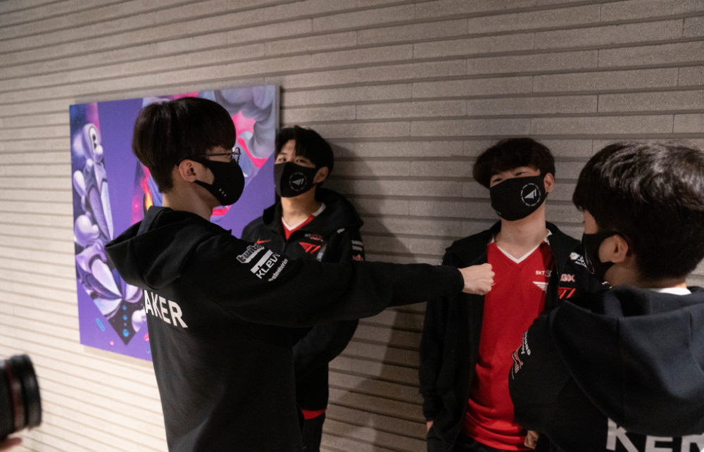 包含FPX鏖战BRO，Oner惊艳世界的词条